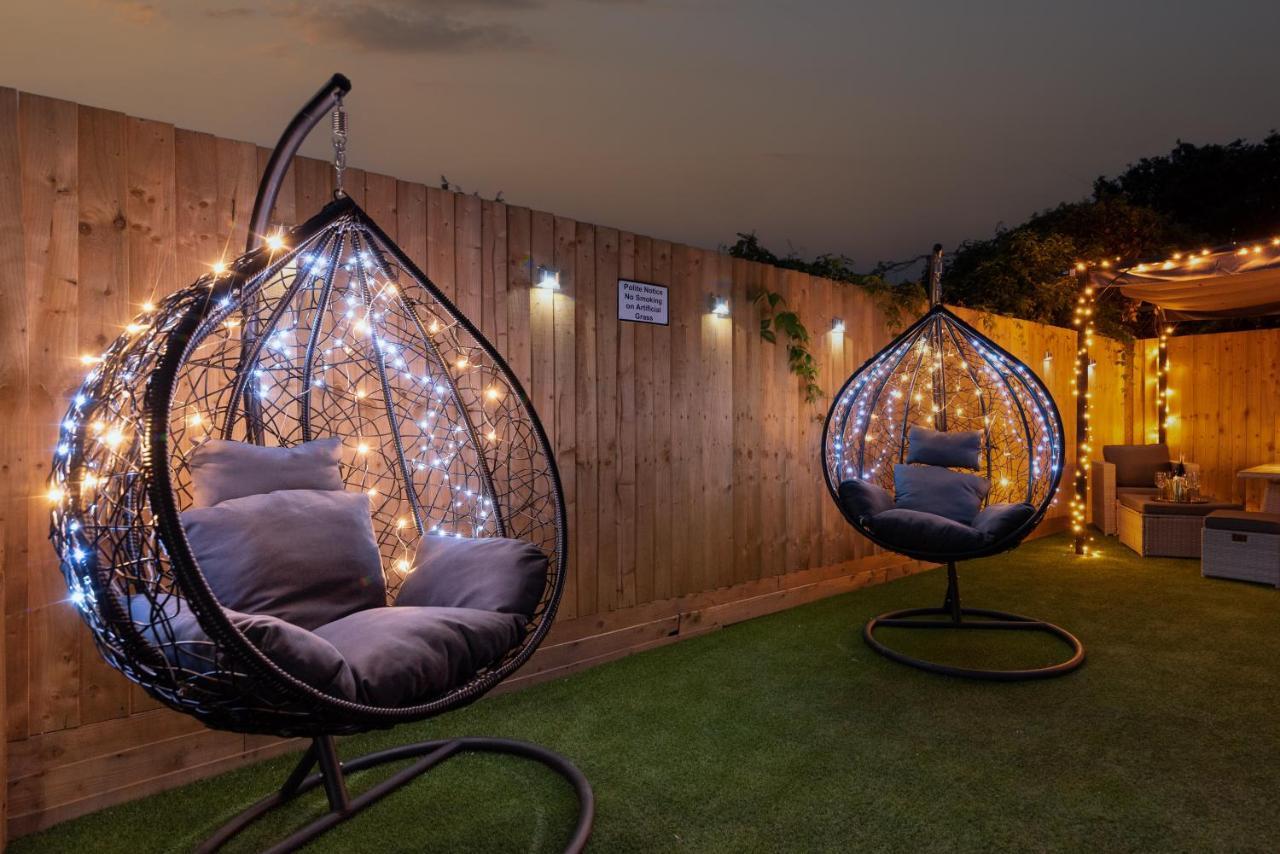 Exquisite Cardiff Apartments- With Garden Lounge & Games Room Kültér fotó