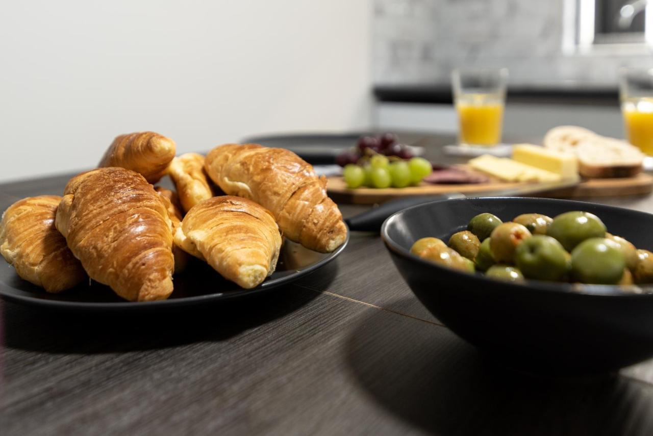 Exquisite Cardiff Apartments- With Garden Lounge & Games Room Kültér fotó