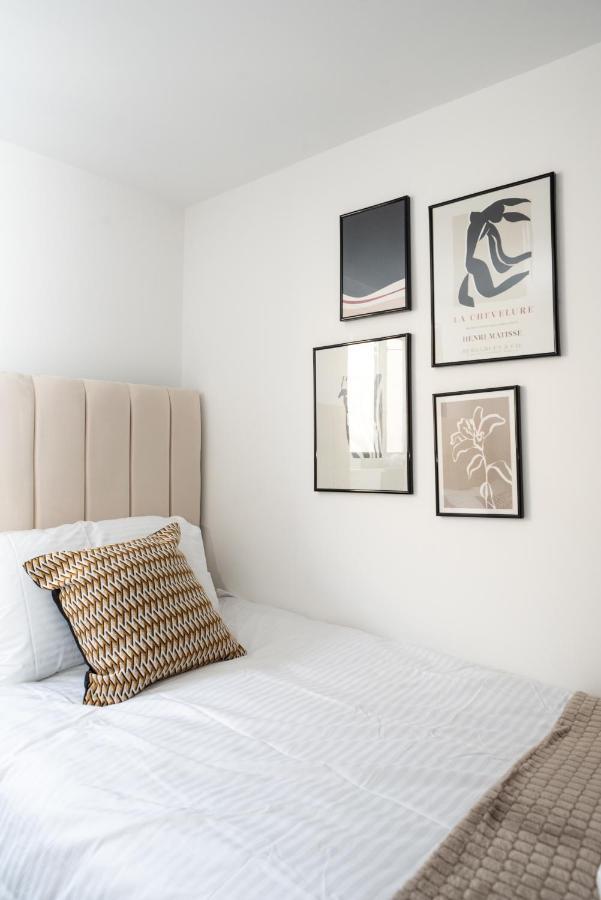Exquisite Cardiff Apartments- With Garden Lounge & Games Room Kültér fotó
